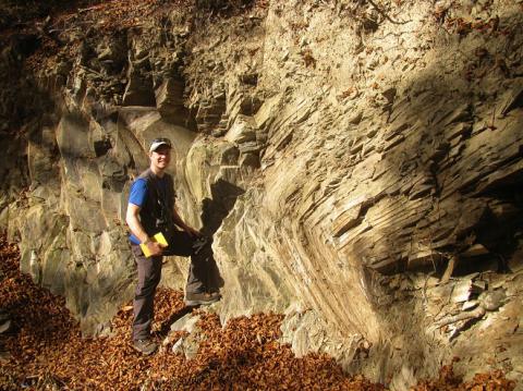 A great outcrop to show folding within the Rudnik property, this sub-horizontal angular fold within a marly sandstone unit is most likely linked to a nearby thrust fault.